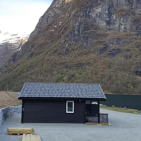 مكان تخييم Olden Camping 4*