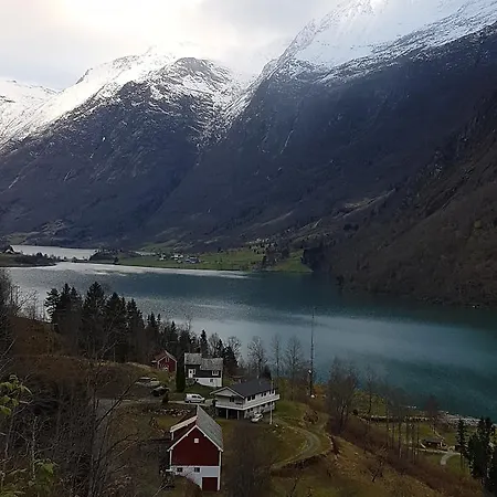 مكان تخييم Olden Camping